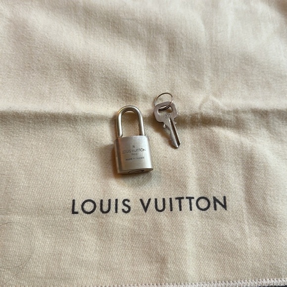 Louis Vuitton Silver Lock and Key Set - Picture 3 of 7